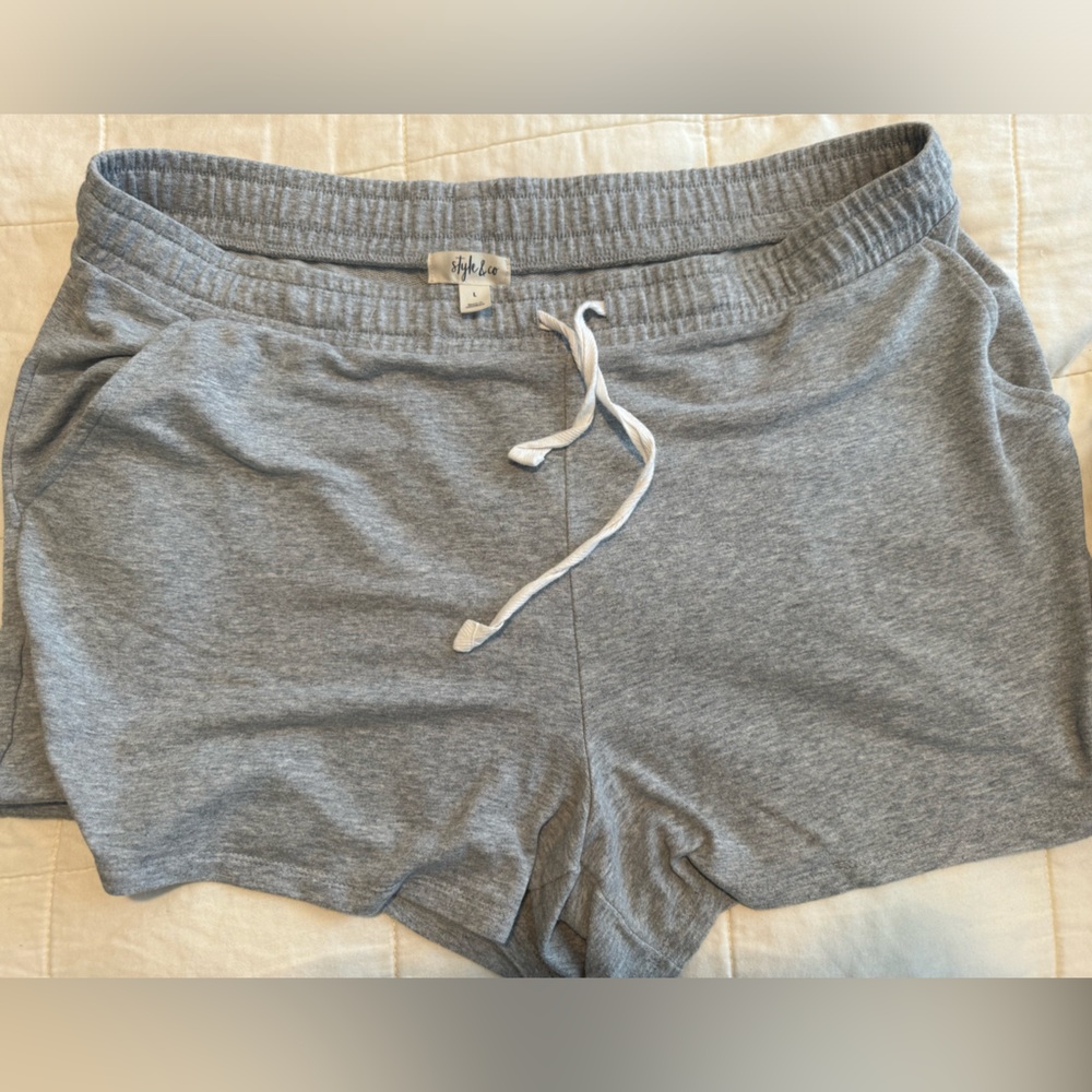 Like new Style & Co draw string shorts